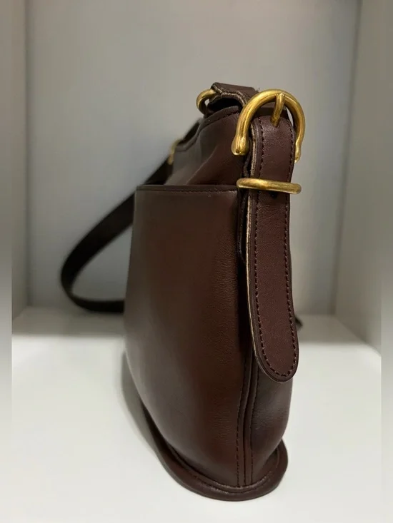 Rare Vintage Coach Equestrian Zip (#9802) Leather Shoulder Bag in Mahogany - Picture 3 of 13